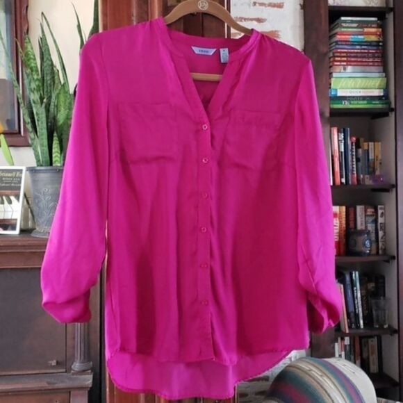 Izod Silky Buttondown - Picture 1 of 8